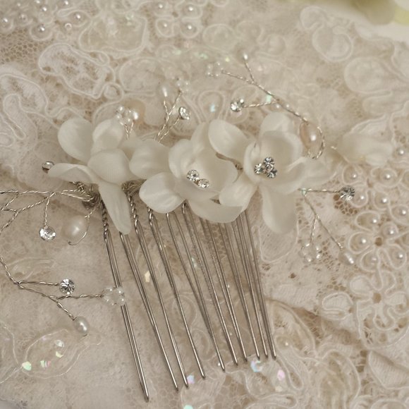 David's Bridal Hair Comb Headpiece Collection 2 hair combs - Picture 5 of 10